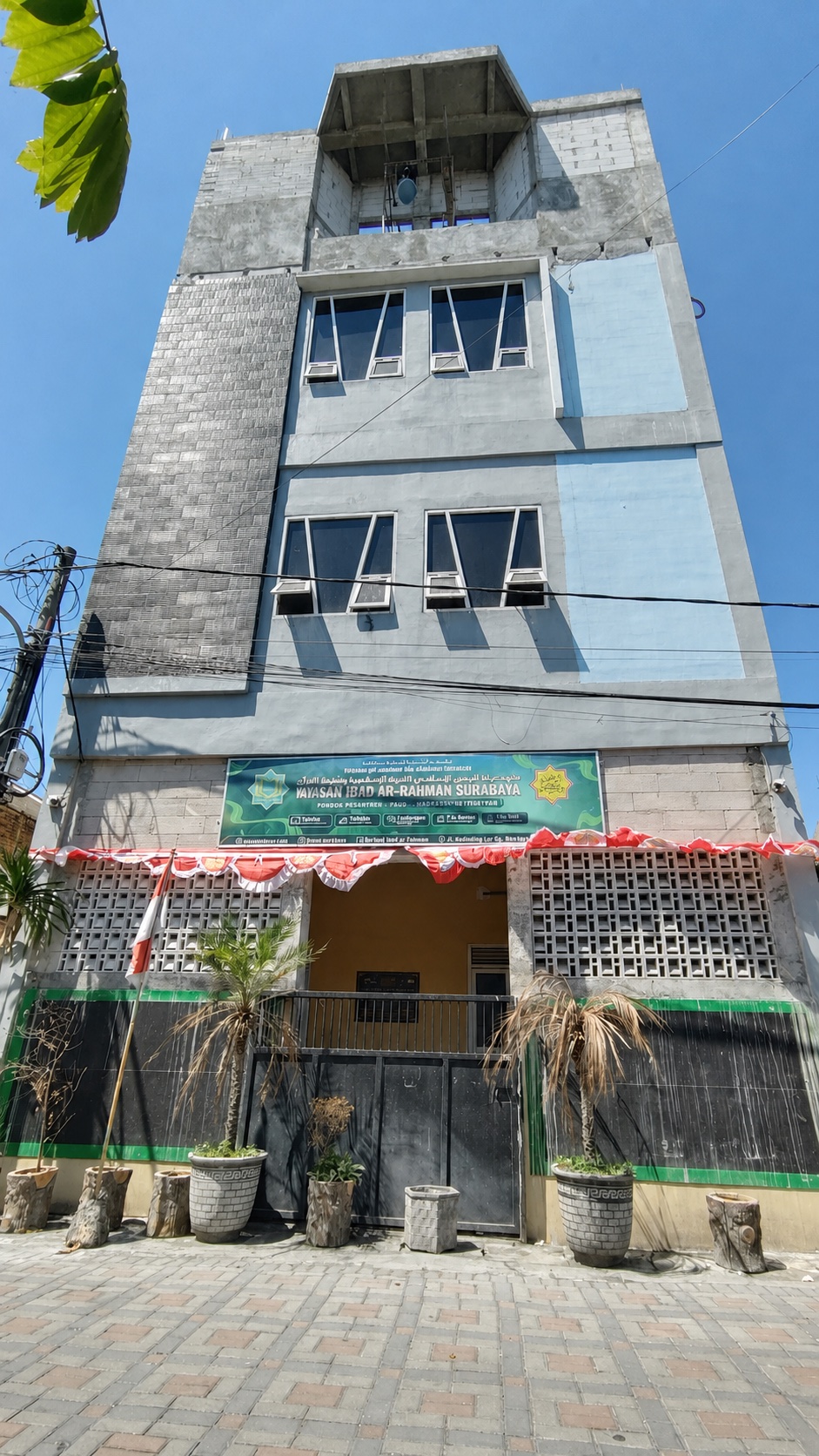 Gedung Ma'had Ibad Ar-Rahman Surabaya